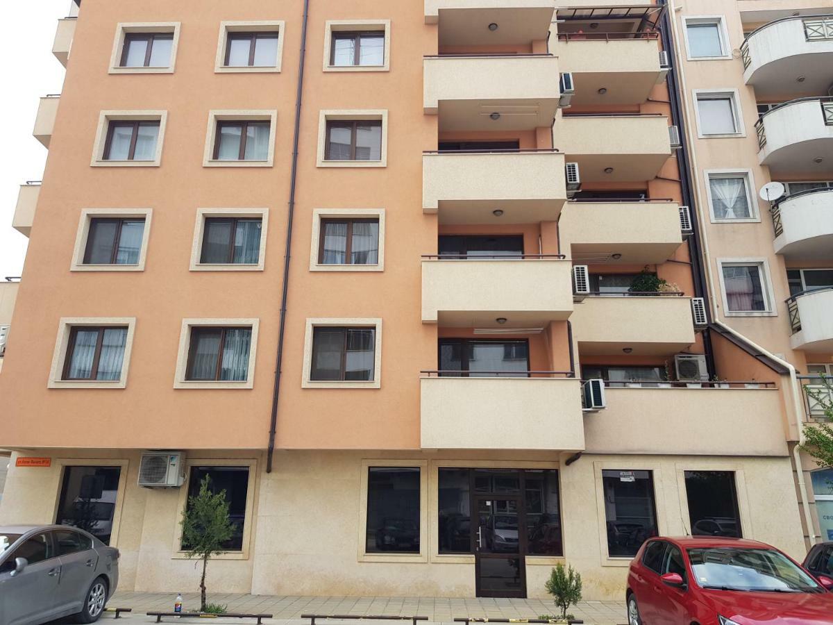 Хепи Апартмънтс Plovdiv Buitenkant foto