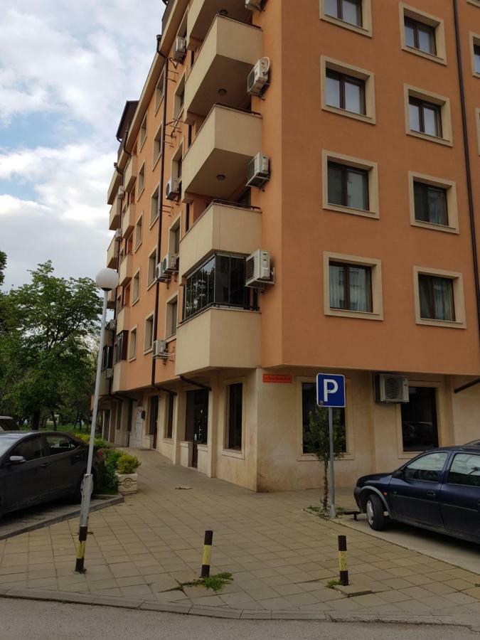 Хепи Апартмънтс Plovdiv Buitenkant foto